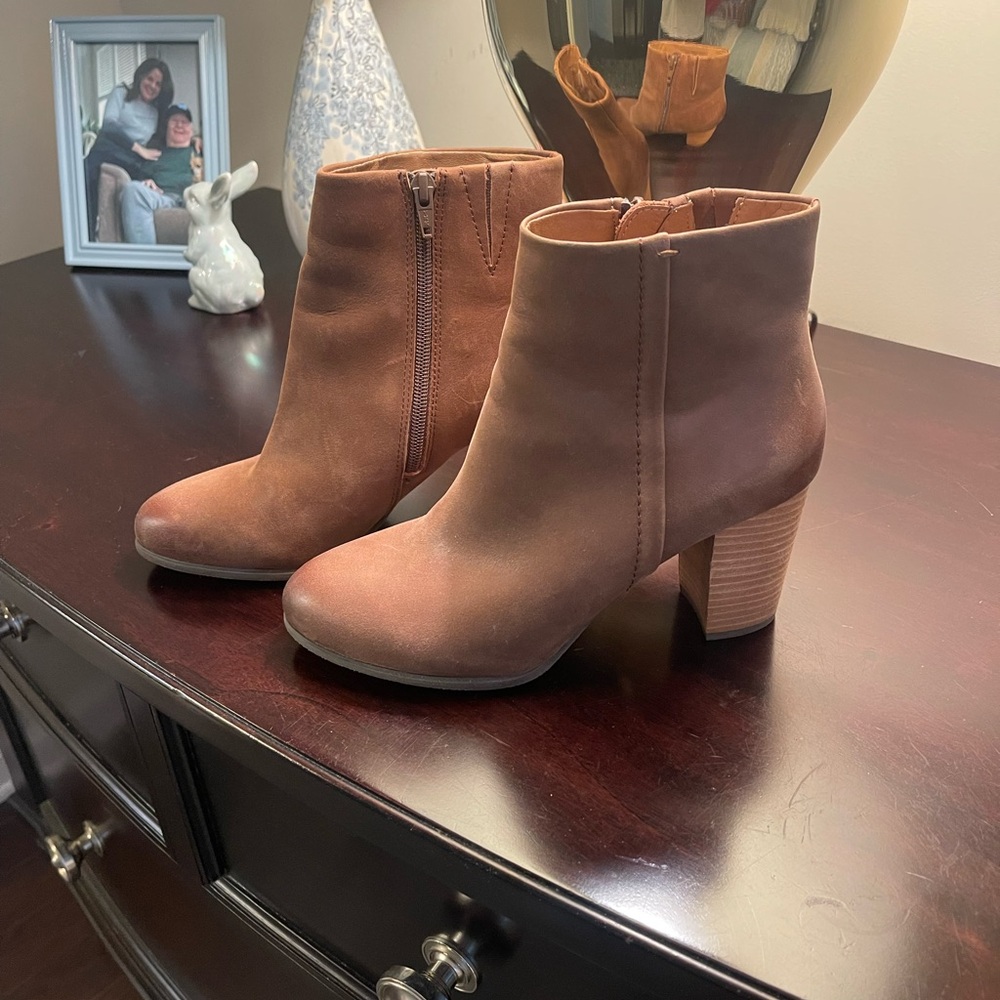 Vionic Kennedy Ankle Booties with Chunky Heel